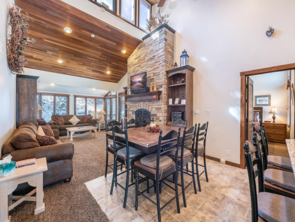 Walk to lift Vacation Condo Three Bedroom in Park City